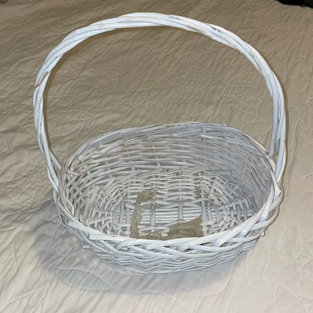 Pretty White Basket with Handle. Note where I pointed has a broken piece.